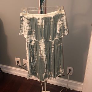 Romper Gray and white, size small and never worn.